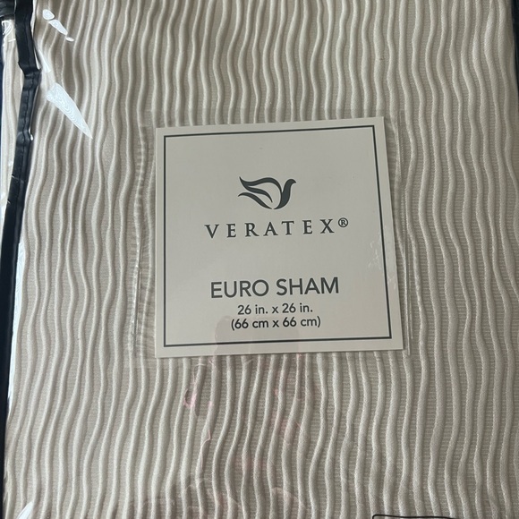 2 Veratex shams - Picture 2 of 2